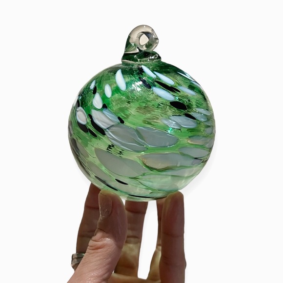 Vintage Eric Cortina Hand Blown Art Glass 3.5" Green/White/Black Glass Ornament - Picture 3 of 6